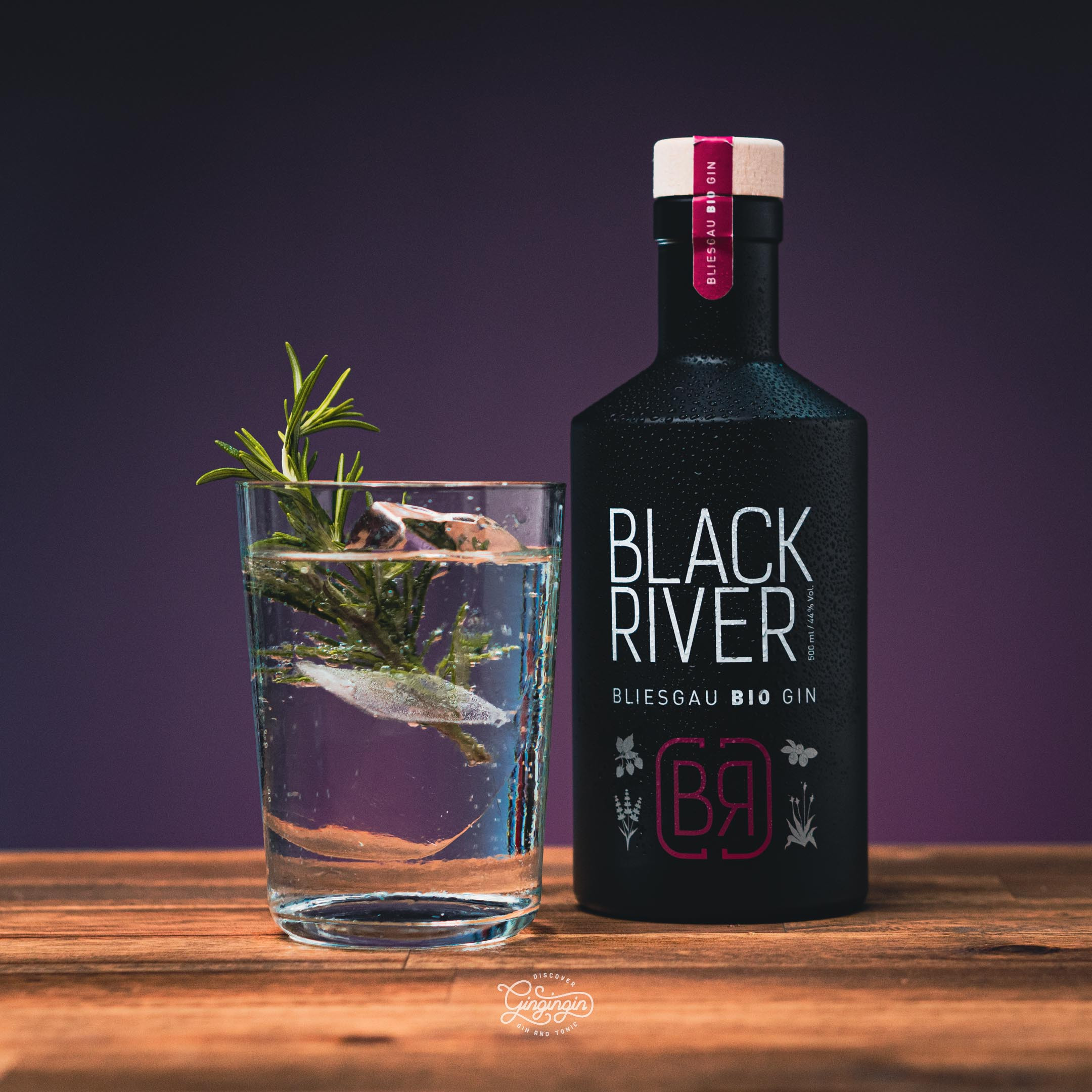 black-river-bliesgau-bio-gin-500ml-perfect-serve.jpg